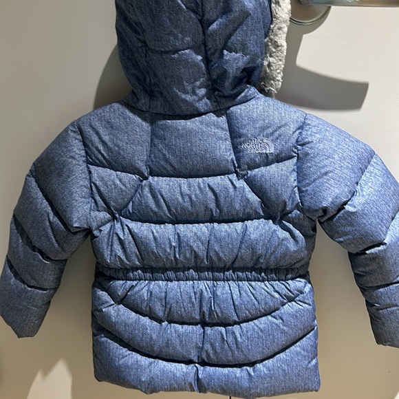 kids north face parka - Picture 3 of 5